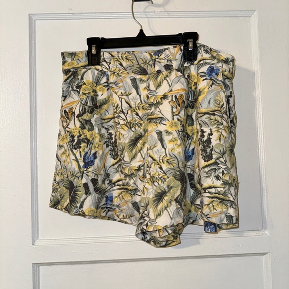 abercombie and fitch floral shorts large - Picture 1 of 4